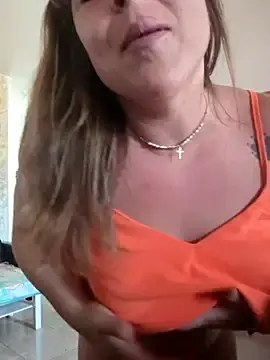 Stripchat Adult Video Chat of Domiqueen