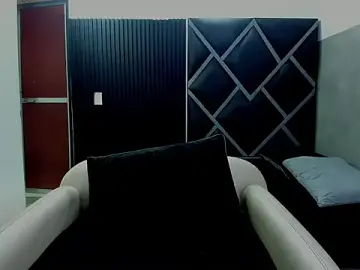 Stripchat Watch Live Sex Cams of Luna__02