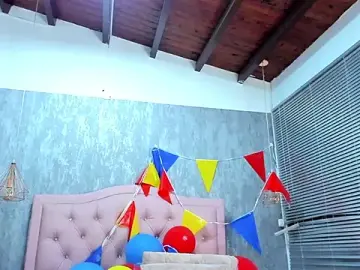 Stripchat Free Porn Cam of naomidibello