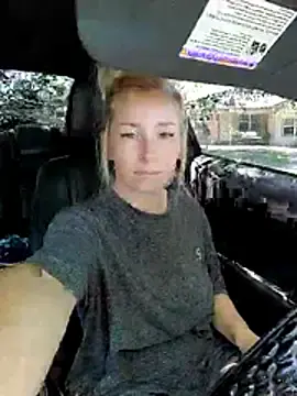 Stripchat Live Sex Cam of POPPY_XO