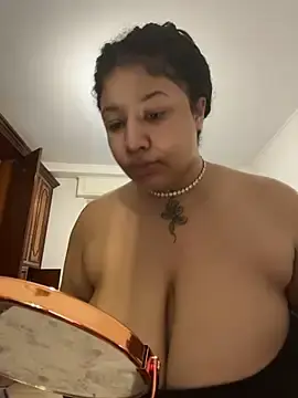Stripchat Sex Cam of SashaLiciosa_