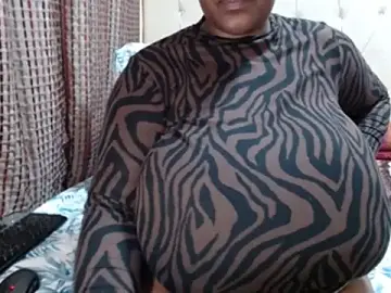 Stripchat Live Porn of CHOCOLATEDARKBUSTYX
