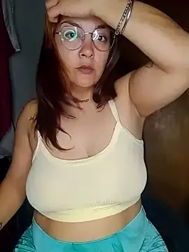 Stripchat Live Sex Cam of kuramaqueen