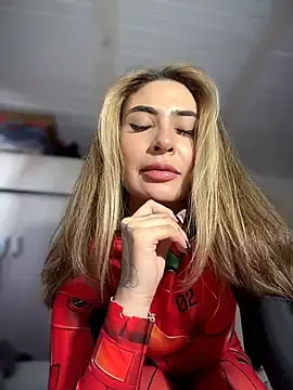 Stripchat Live Sex Cam of nini_love01