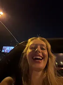 Stripchat Free Live Porn of SunnyShiney