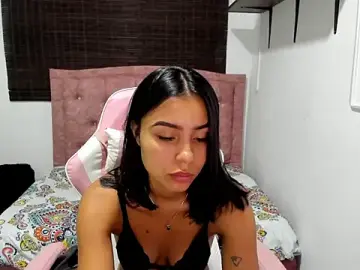 Stripchat Sex Cam of julieta_fn