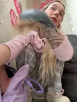 Stripchat Live Sex Cam of Mimi_Land