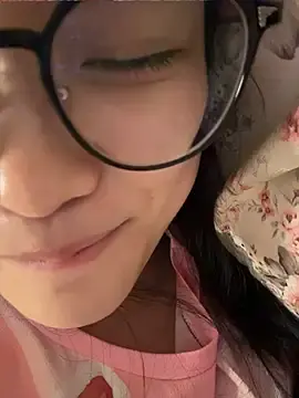 Stripchat Live Sex Cam of yanzi520