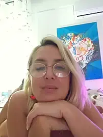 Stripchat Sex Cam of MariaRichi_
