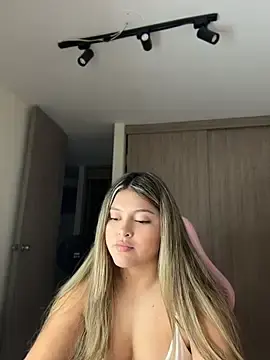Stripchat Adult Video Chat of lunablossom_