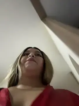 Stripchat Live Sex of lunablossom_