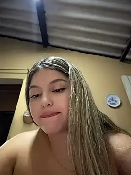 Stripchat Live Porn of lunablossom_