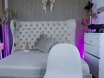 Stripchat Sex Cam of PlayfulShow