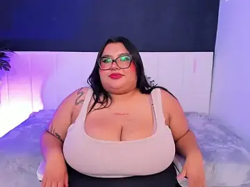 Stripchat Nude Webcam of tifanny_bigboobs11