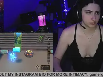 Stripchat Free Porn Cam of Gamergirl-Linela
