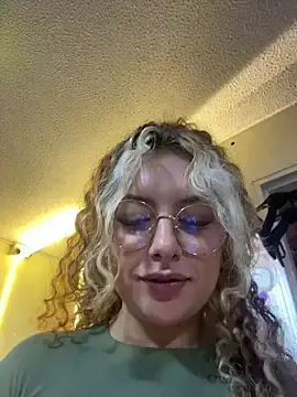 Stripchat Free Porn Cam of Joyce-fire