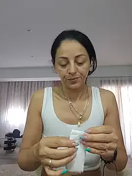 Stripchat Sex Cam of bruneta_sexy23