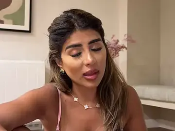 Stripchat Nude Webcam of ArabicBarbie