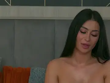 Stripchat Live Sex of EmyLaveau