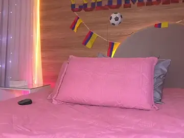 Stripchat Sex Cam of alexaa_walker