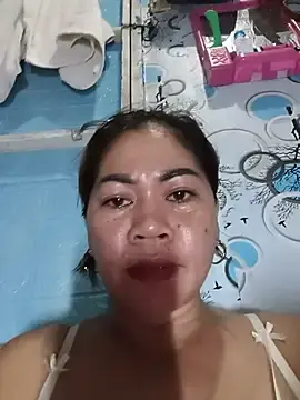 Stripchat Sex Cam of SweetChubbyMommy_02