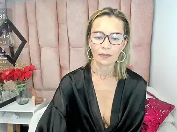 Stripchat Private Sex Chat of Issa_Milf__