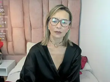 Stripchat Best Webcam of Issa_Milf__
