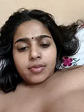 Stripchat Live Sex Cam of Cute-Simmi69