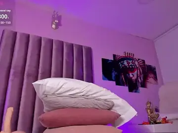 Stripchat Live Sex Cam of Isabella_Flowers