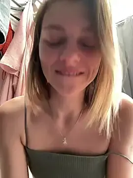 Stripchat Watch Live Sex Cams of ValenciaShock