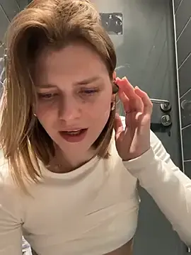 Stripchat Watch Live Sex Cams of ValenciaShock