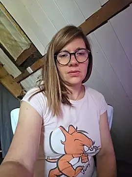 Stripchat Live Sex Cam of Lina_lou4