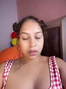 Stripchat Best Webcam of Shara_dreams