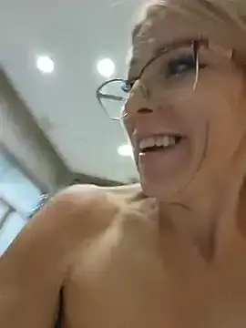 Stripchat Nude Webcam of Manuerlaruby
