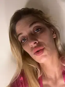 Stripchat Watch Live Sex Cams of Bellalolahot