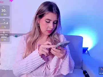 Stripchat Live Sex Cam of AndyBluee
