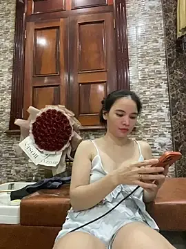 Stripchat Sex Cam of LiLi-Kirix99