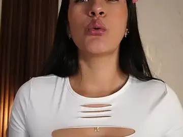 Stripchat Free Live Porn of Alannadumont_
