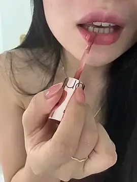 Stripchat Free Live Porn of Lilyy_babyy