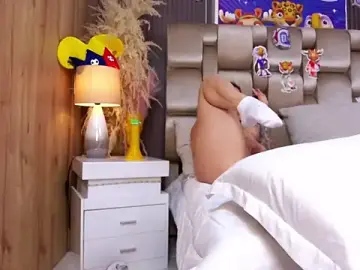 Stripchat Live Sex Cam of XXMILE