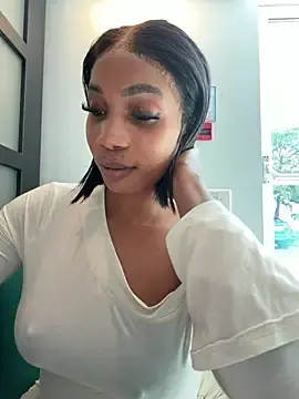 Stripchat Free Live Porn of ___Nessa