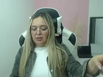 Stripchat Live Sex Cam of samy_vsn