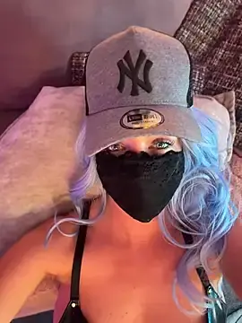 Stripchat Live Sex Cam of fairyxbella