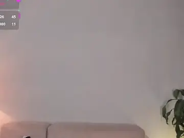 Stripchat Free Porn Cam of Holly_velvett