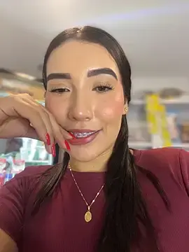 Stripchat Live Sex Cam of melany_saenz