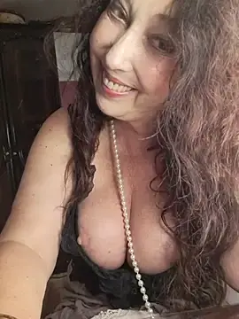 Stripchat Best live sex cam show of GypsyEsmeralda