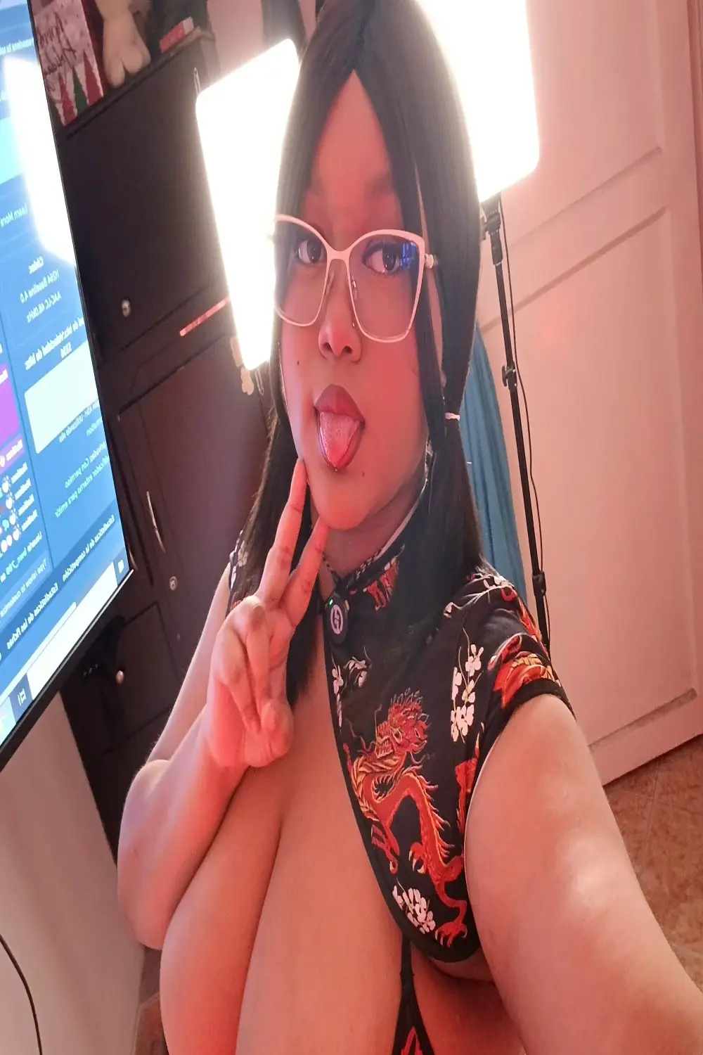 MissCurvyTop