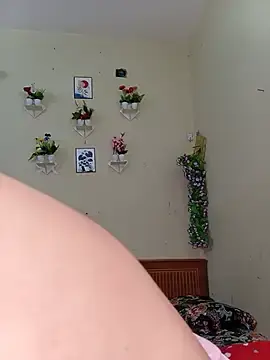 Stripchat Live Sex Cam of Rose-luckey