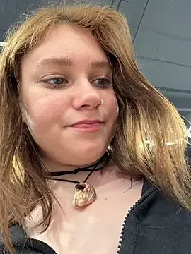 Stripchat Live Sex Cam of lucy-joy