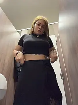 Stripchat Live Sex Cam of lucy-joy